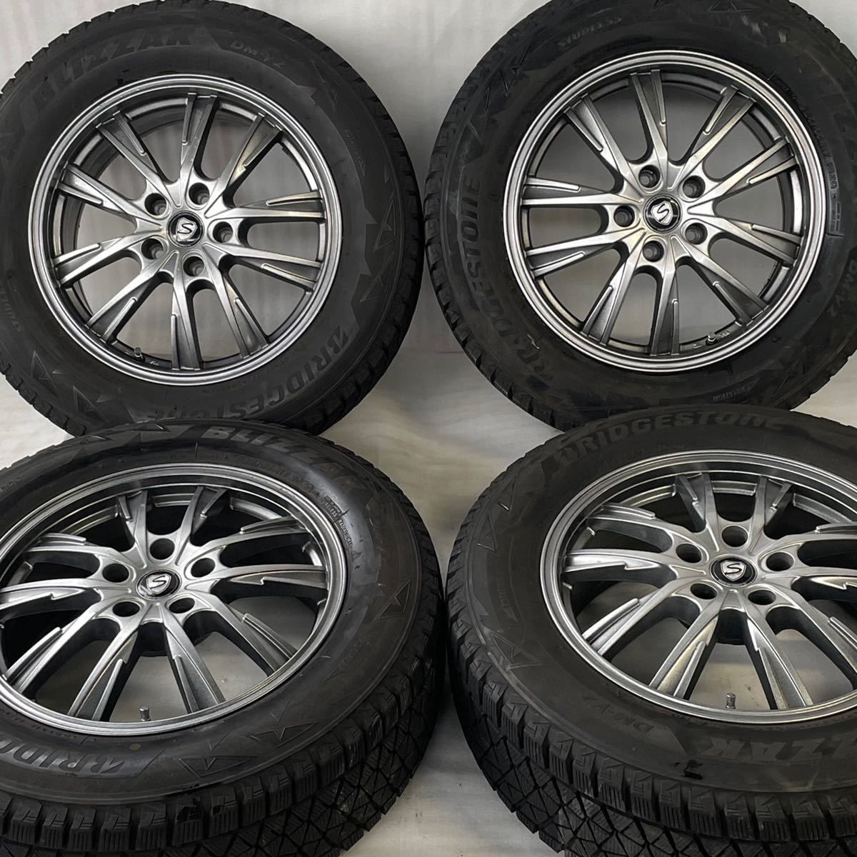 バリ溝 STRANGER 17インチ×7J＋48 PCD114.3/ 5穴 BRIDGESTONE 225/65R17スタッドレス4本 エスクァイア  C-HR ステップワゴン アクセラ 等