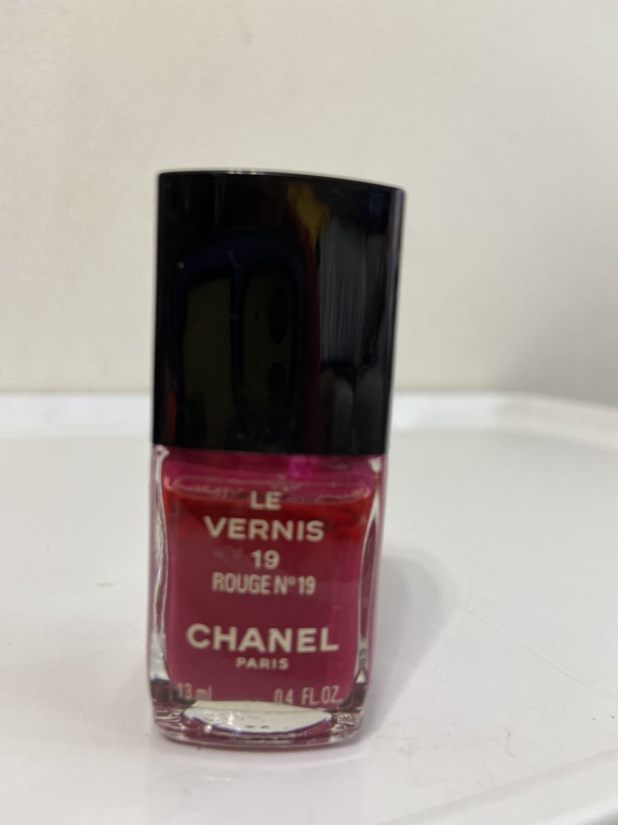 CHANEL ヴェルニ ロング トゥニュ　19 ROUGE N°19 限定色　残量たっぷり　定形外発送220円_画像1