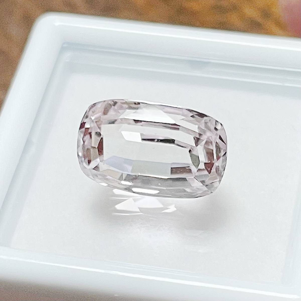 天然　未処理　クンツァイト　スポジュメン　ルース　5.705ct　　裸石　宝石　新品未使用　綺麗_画像3