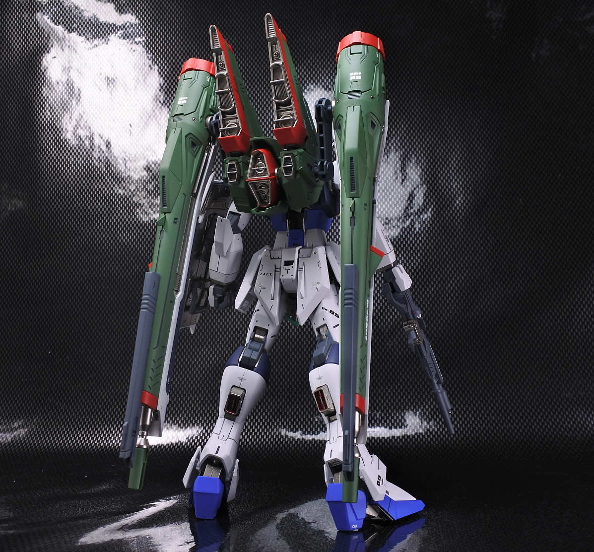 MG ブラストインパルスガンダム 塗装済み完成品です。