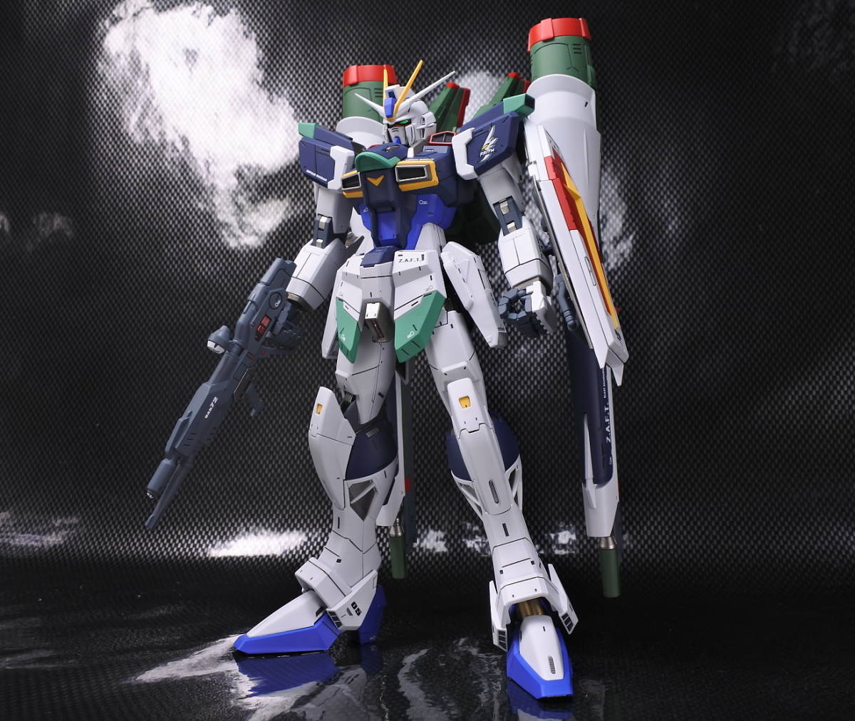 MG ブラストインパルスガンダム 塗装済み完成品です。