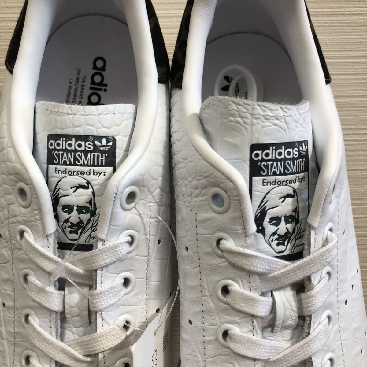 新品 希少】スタンスミス BA7443 クロコ 28 5cm adidas 天然皮革 新品 希少】スタンスミス BA7443 クロコ 28 5cm adidas 天然皮革