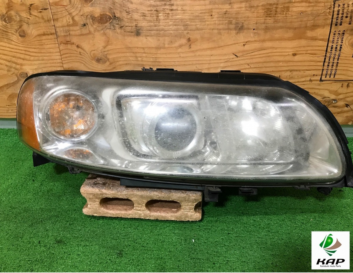 * Volvo XC70* CBA-SB5254AWL Cross Country right head light 