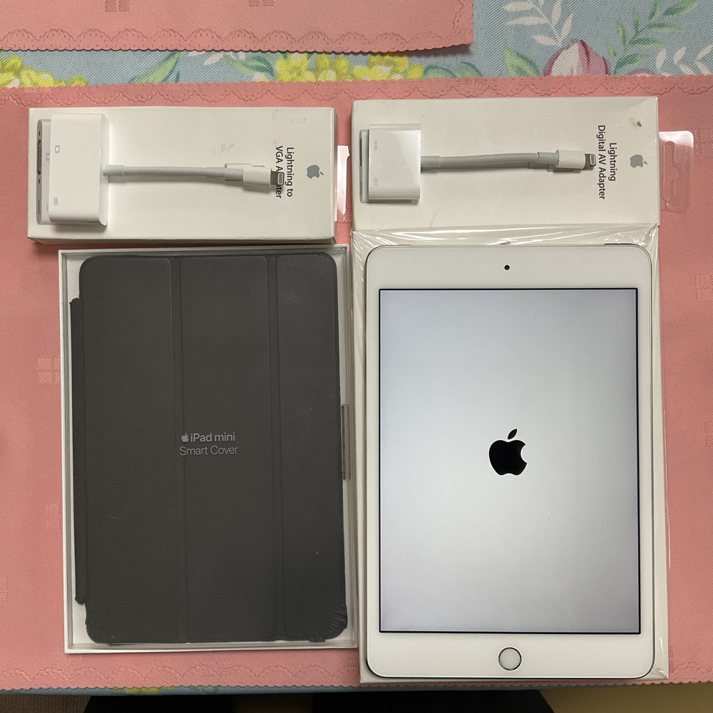 ipad mini4 Wi-Fi+Cellular 128GB Silver Model A1550 SIMフリー 付属