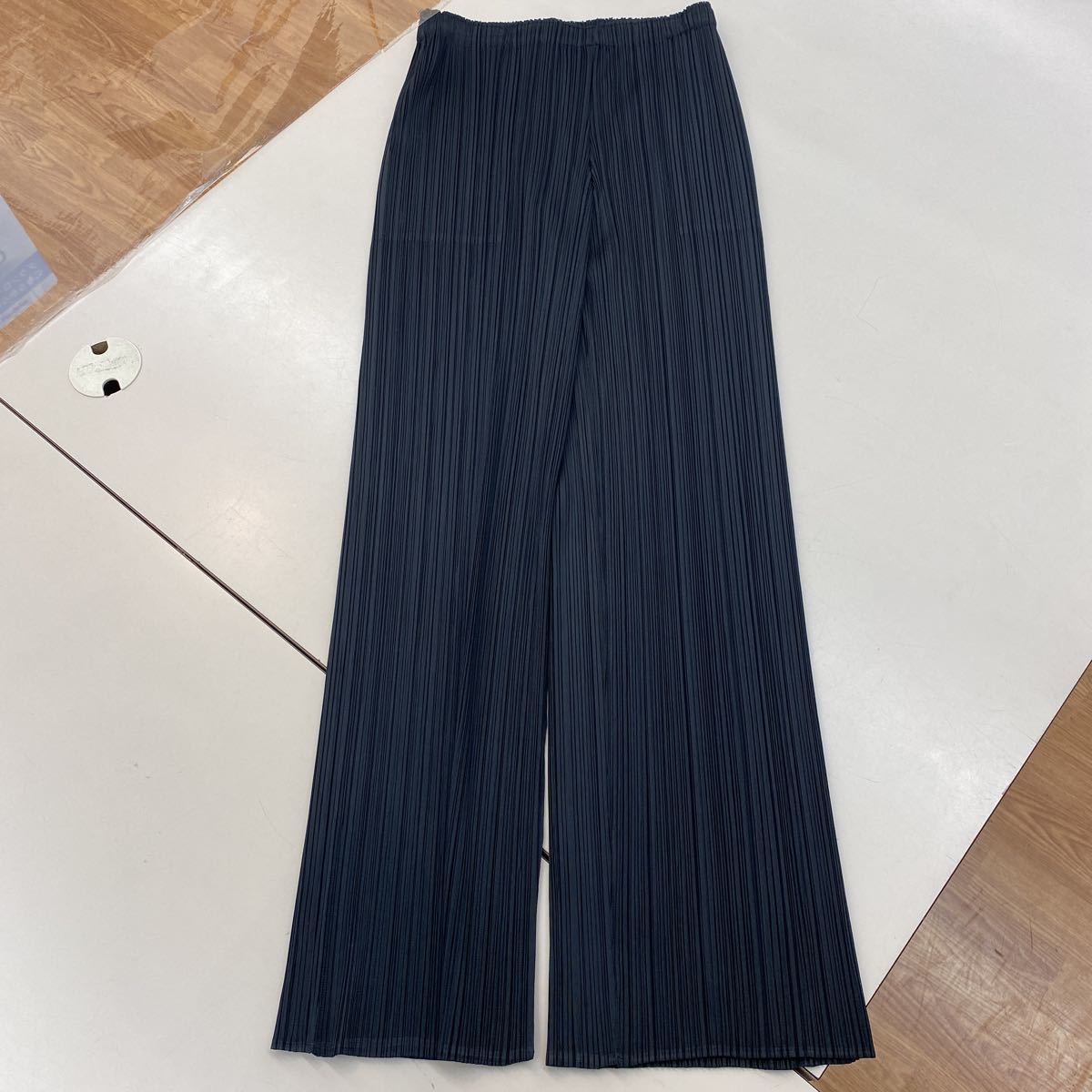 美品】イッセイミヤケ プリーツプリーズ PLEATS PLEASE パンツ-