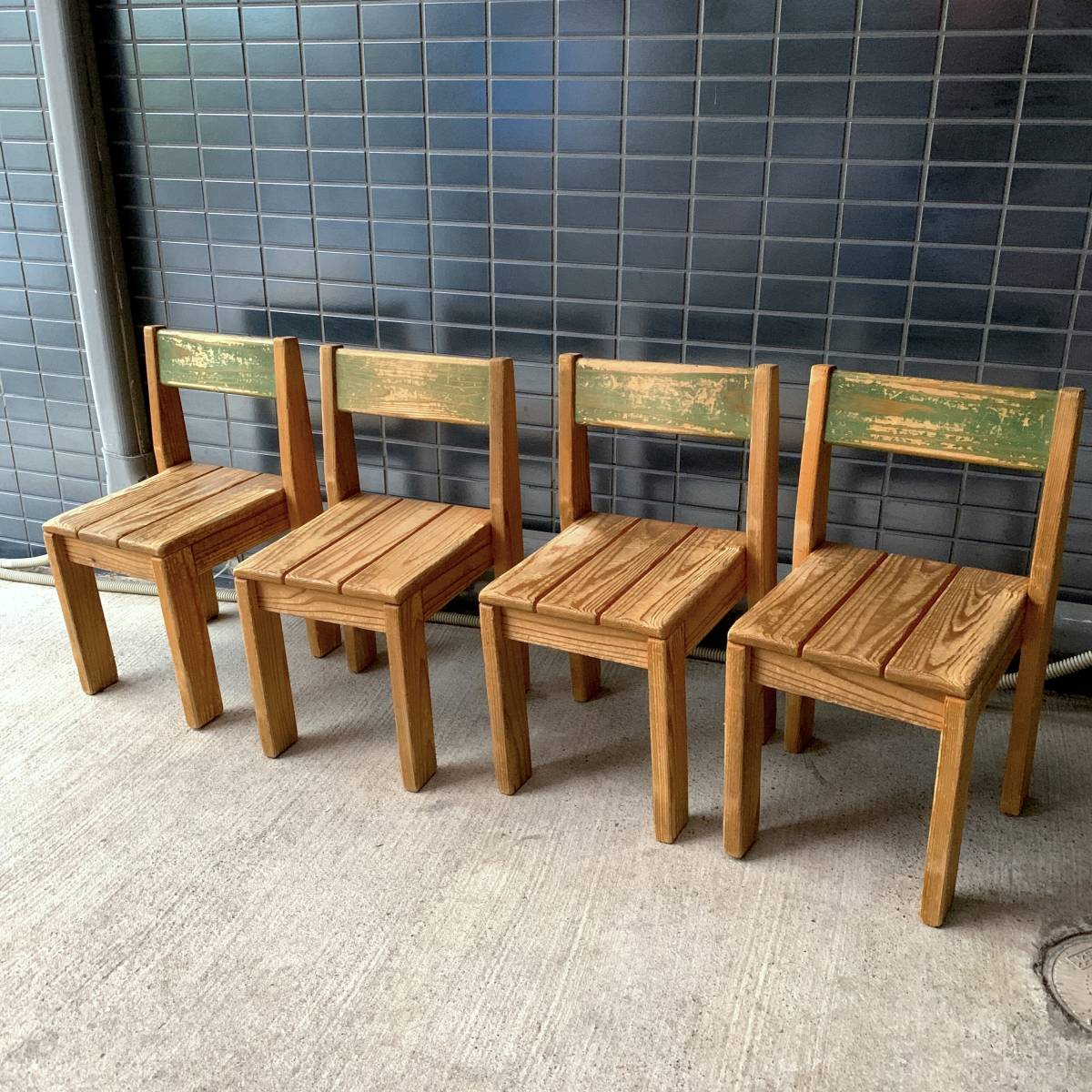 4脚セット 昭和レトロ 木製キッズチェア グリーン 杉材 学校椅子 幼児