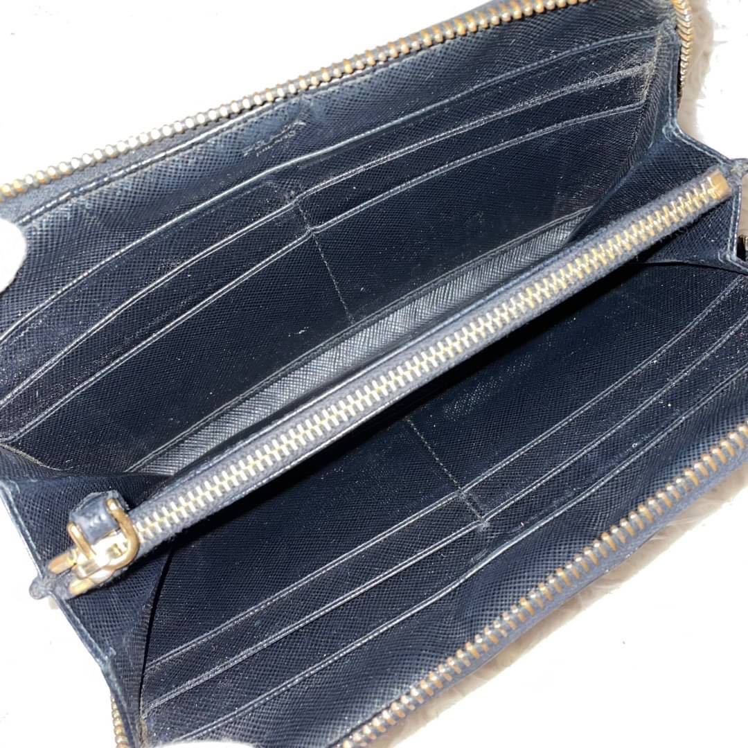 至福の逸品】PRADA プラダ ゴールド金具 ブランドロゴ ラウンド