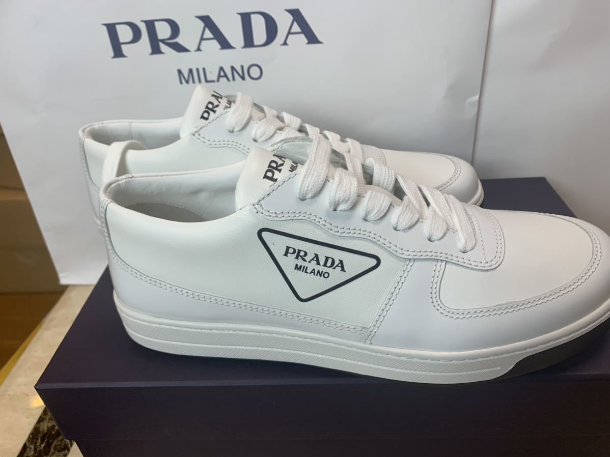 新品 未使用 PRADA プラダ スニーカー トライアングルロゴ オール