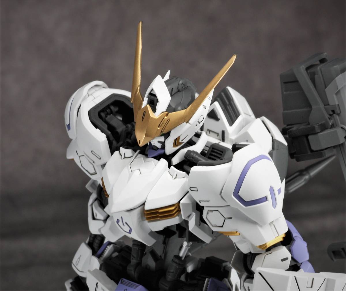 MG 1/100 ガンダムバルバトス 改修・塗装済み完成品_画像10