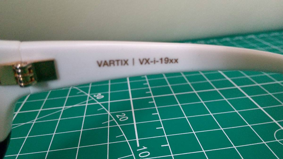 正規オンラインストア購入明細書有り！激レア限定品　新品未使用 VARTIX VX-i-19xx バイカラー　デットストック　GACKT_画像3