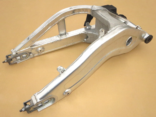 絶版品 RGV250Γ VJ22A SP 湾曲 スイングアーム 品番 61000-22D10 VJ21A ...