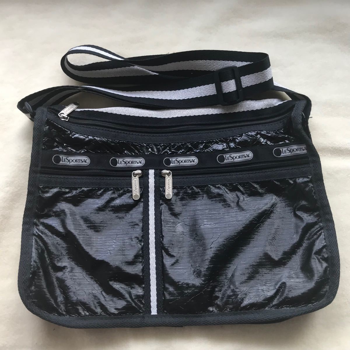 レスポートサック　ショルダーバッグ　黒 LeSportsac レスポートサック