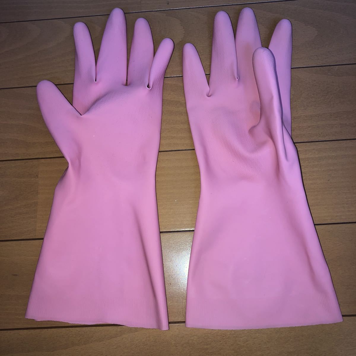 ゴム手袋 ピンクの値段と価格推移は？｜44件の売買情報を集計したゴム手袋 ピンクの価格や価値の推移データを公開