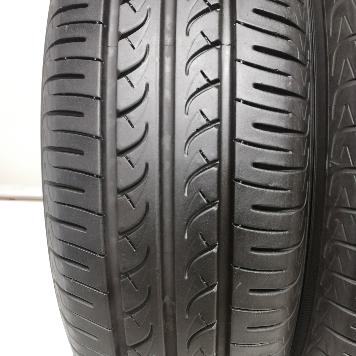 ◆本州・四国は送料無料◆ 175/70R14 ヨコハマタイヤ 70~80% ’16 '19 アレックス カローラ ポルテ シエンタ ノーマルタイヤ 2本_画像3