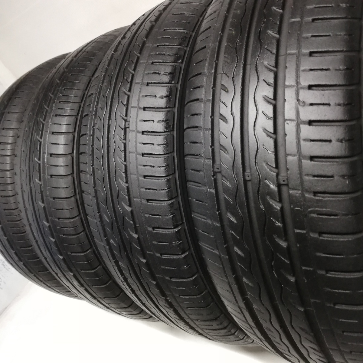 ◆本州・四国は送料無料◆ ＜ノーマルタイヤ 4本＞ 185/65R14 クムホ SOLUS KH17 2014年 70~75％ カローラ カルディナ プレマシー_画像6