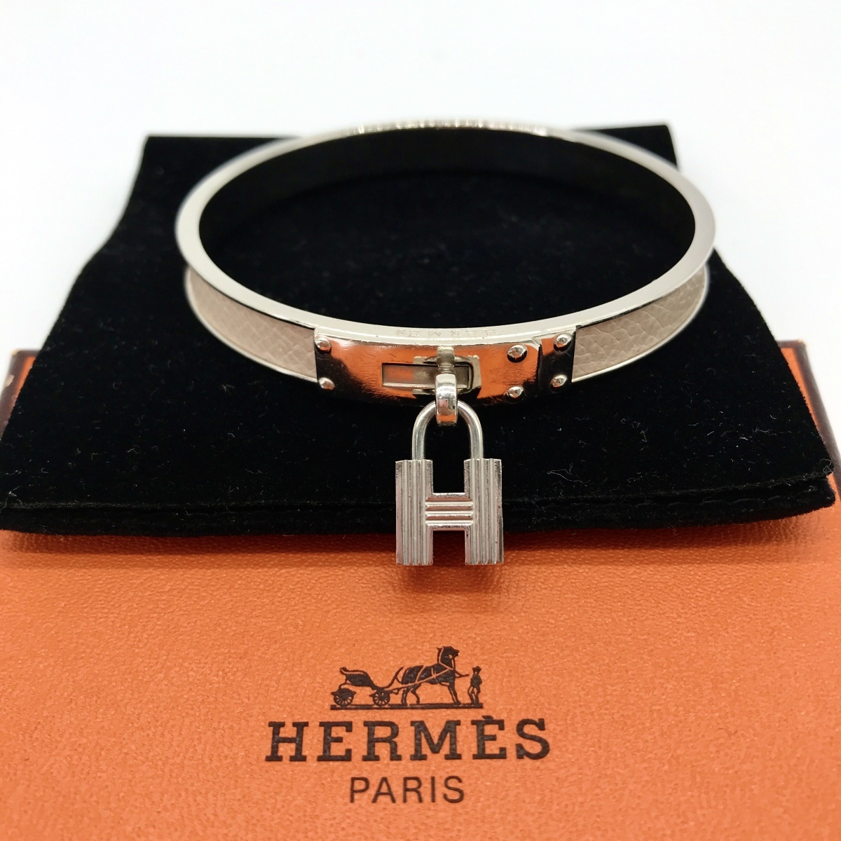 として Hermes ブレスレット バングルの通販 by rana's shop 