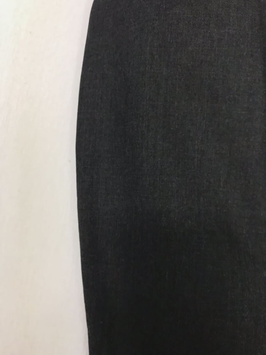 【新品】未使用 夏物　ソフトジャケット　サイズ S 日本製 チャコールグレー無地　毛 100% ノーベント　袖釦3個　裏地にキュプラ仕様_画像2