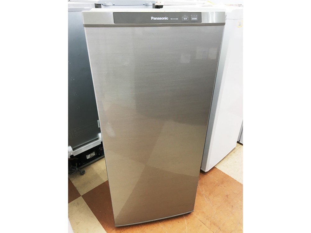 ○【同梱】【らくらくC】品 パナソニック 冷凍庫 NR-FZ120B-S 2018年