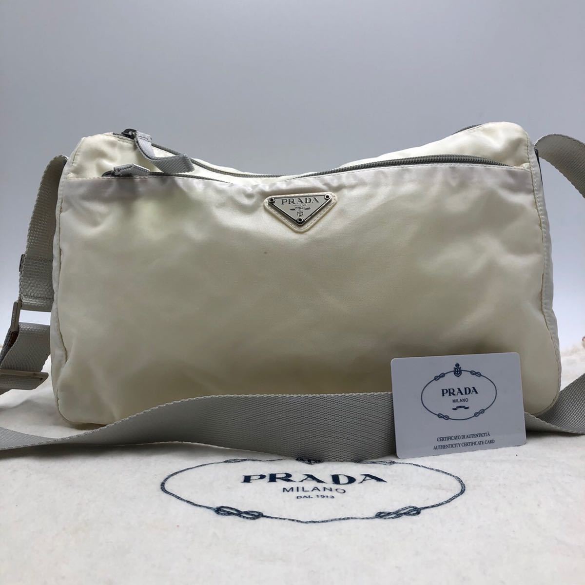 1円【極美品・希少色】 PRADA ショルダーバッグ スクエア型 三角