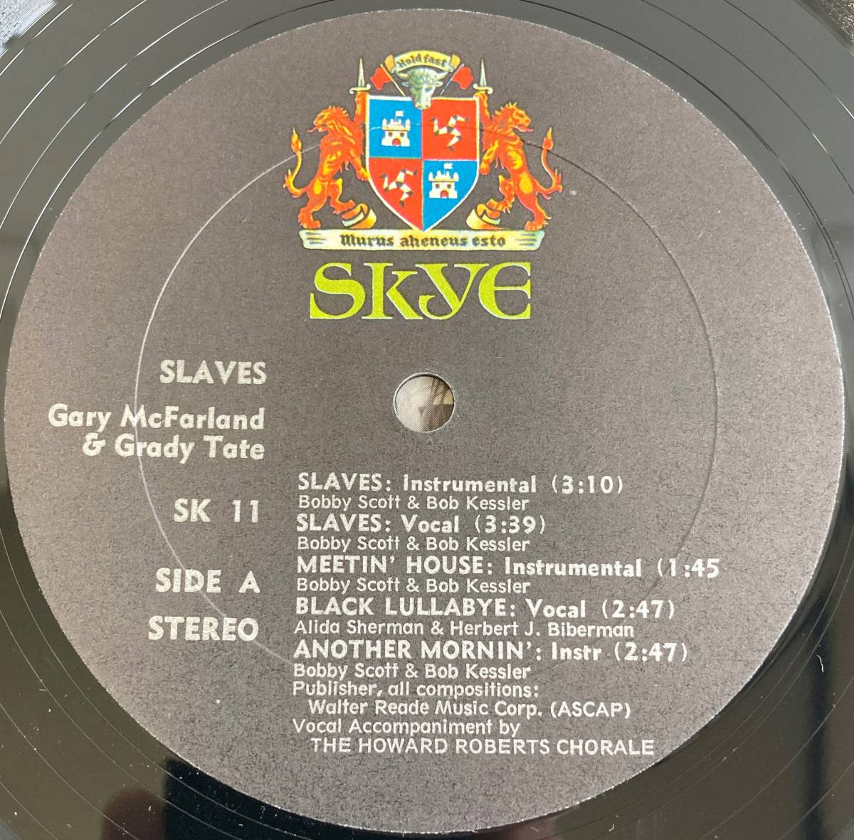 SLAVES 未公開(1969) ボビー・スコット 編曲・指揮：ゲイリー・マクファーランド 米盤LP SKYE SK-11 STEREO Cutout_画像5