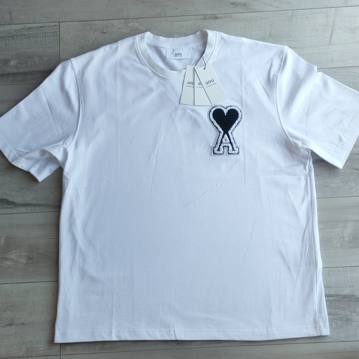 Ｌサイズ　AMIParis　AmideCoeur Tシャツ　半袖　新品未使用　ホワイト　男女兼用　アミアレクサンドルマテュッシ