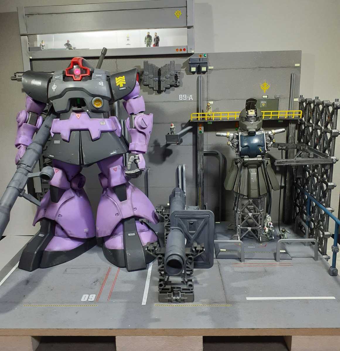 機動戦士ガンダム MG1/100ドム ザクII 格納庫ジオラマ LED点灯 機動戦士ガンダム MG1/100ドム ザクII 格納庫ジオラマ LED点灯