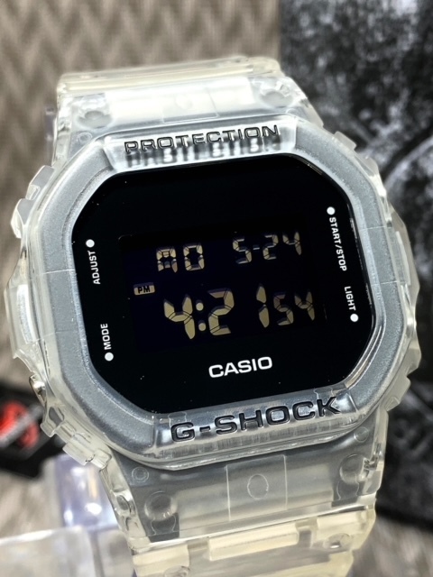 のスケルト 新品未使用G-SHOCK スケルトンDW-5600SK-1DR MSXhT
