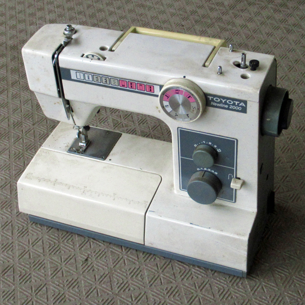 * Toyota sewing machine *TOYOTA Newline 2000*