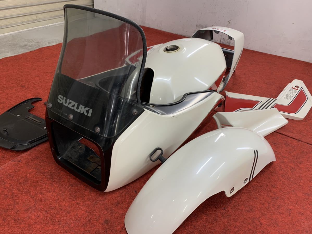充実の品 GSX750E 4型 E4 SUZUKI GR72A 純正 カウル 外装 セット
