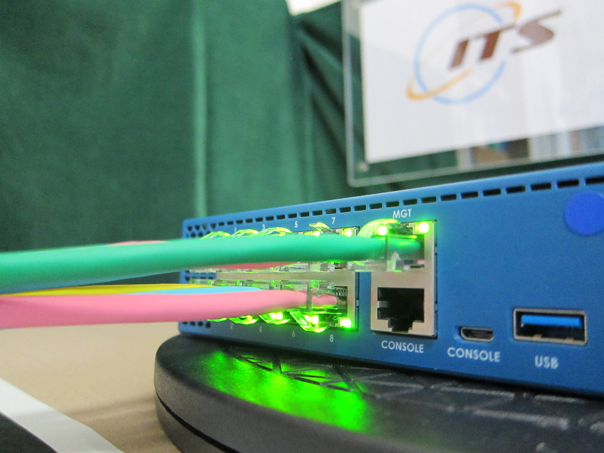 起動確認済】◇Palo Alto Networks PA-220 次世代FireWall 起動確認済】◇Palo Alto Networks PA-220 次世代FireWall