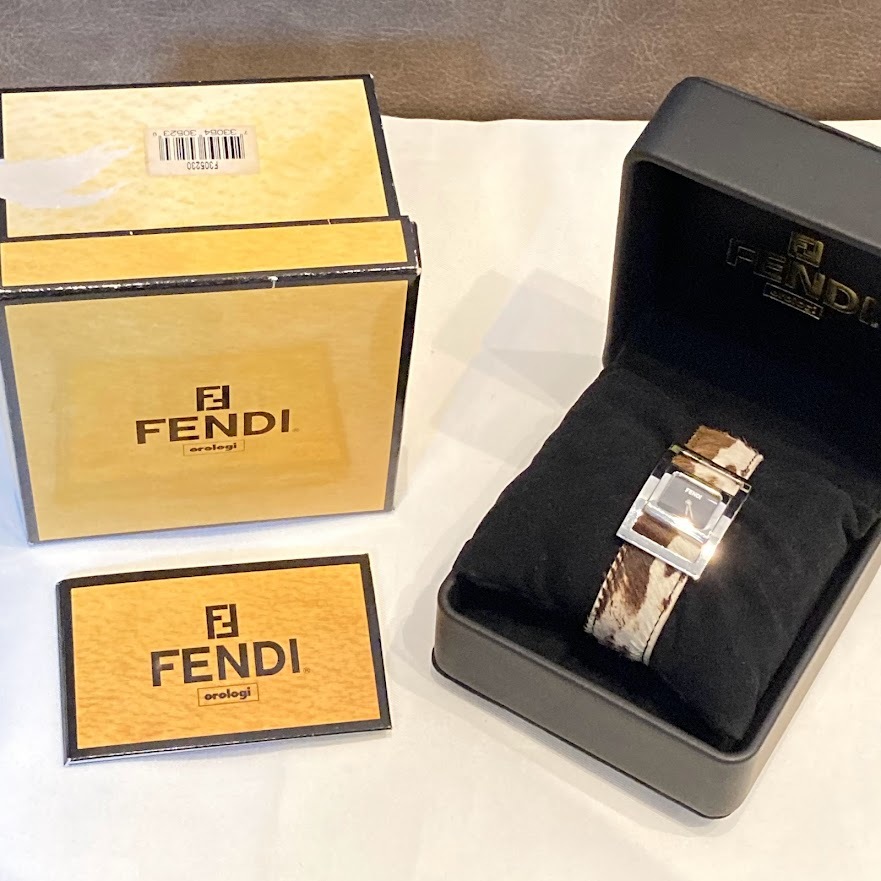 フェンディ FENDI シェル文字盤 革ベルト レディース 腕時計 C244 - 時計