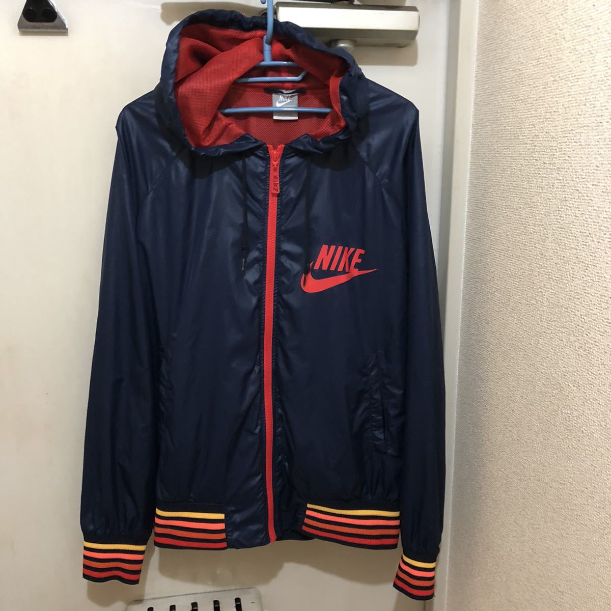 Lサイズ NIKE ナイキ 古着ジップアップフード付きナイロン Lサイズ NIKE ナイキ 古着ジップアップフード付きナイロン