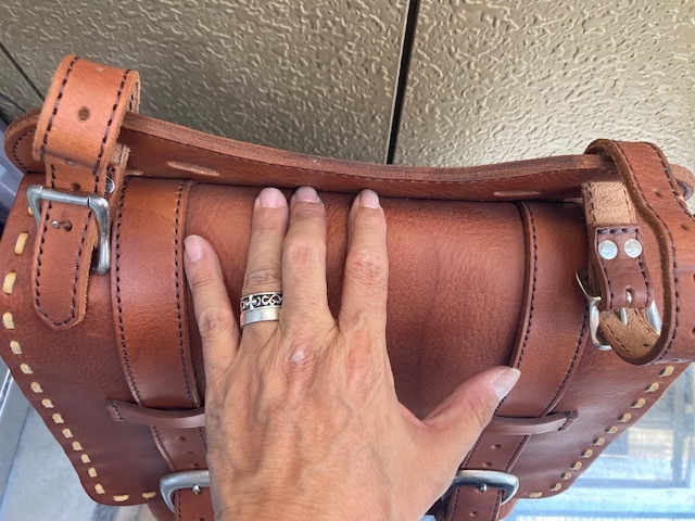 超美品 ROUGH TAIL(ラフテイル) LEATHER WORKS ワンネス サドルバッグ