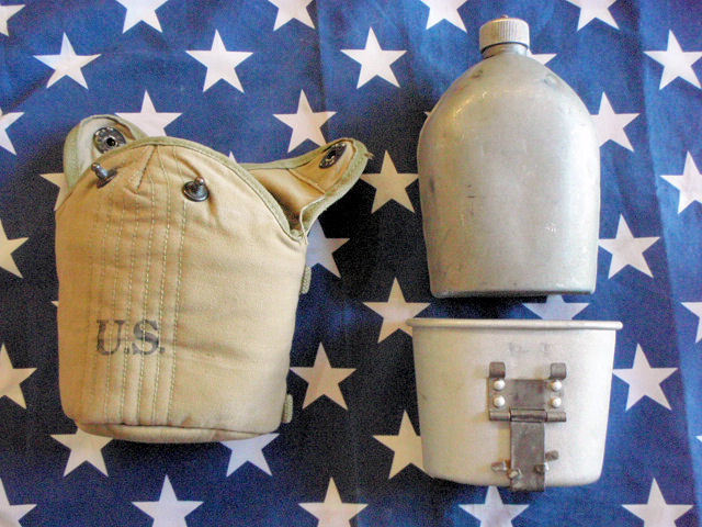F3250C★米軍M1910 1QTキャンティーン カバー(1943年製)+水筒(1918年製)+カップ(1941年製)/希少1点物US乗馬部隊用WW？第二次世界大戦の画像3