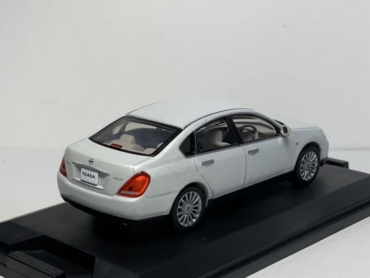 AUTO ROZZA 1/43 日産 ティアナ 初代 2005 ホワイトパール 白 TEANA 京