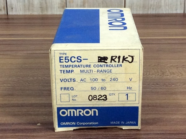 ●【AH-5803】★送料無料★ 未使用品 OMRON オムロン デジタル指示温度調節器 E5CS-R1KJ【レターパックプラス発送】_画像1