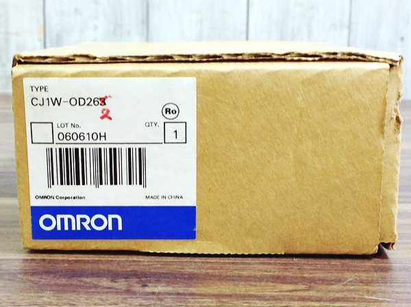 【AH-5847】★送料無料★ 未使用品 OMRON オムロン PLC CJ1シリーズ トランジスタ出力ユニット CJ1W-OD262_画像1