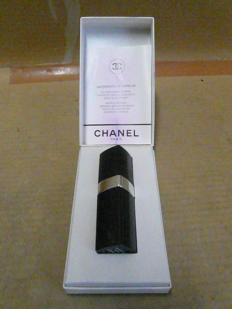 * Pal fam*CHANEL N°19 PARFUM VAPORISATEUR used *CHANEL N°19savon( soap )2 piece unopened box attaching 