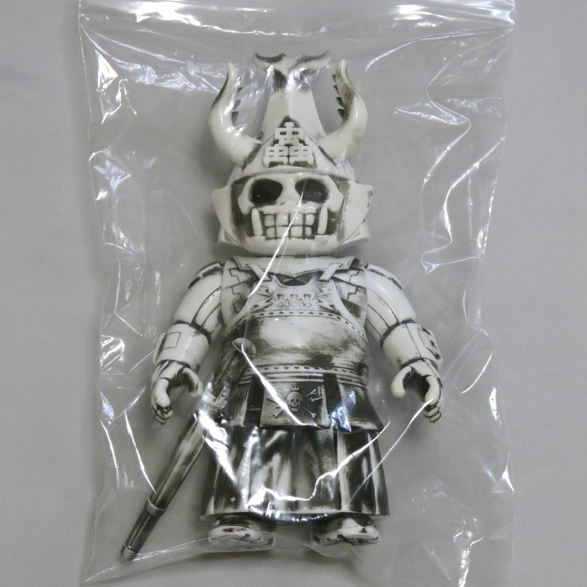 メーカー】 ヤフオク! - 新品WOOF kuitoystudio X johnny666ソフビ