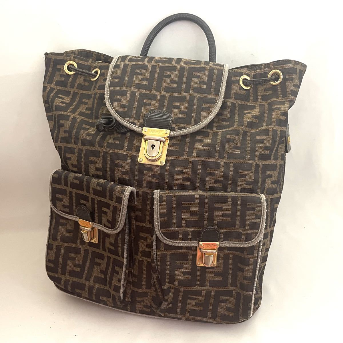 バックパッ FENDI - FENDI フェンディ ズッカ バックパック リュックの