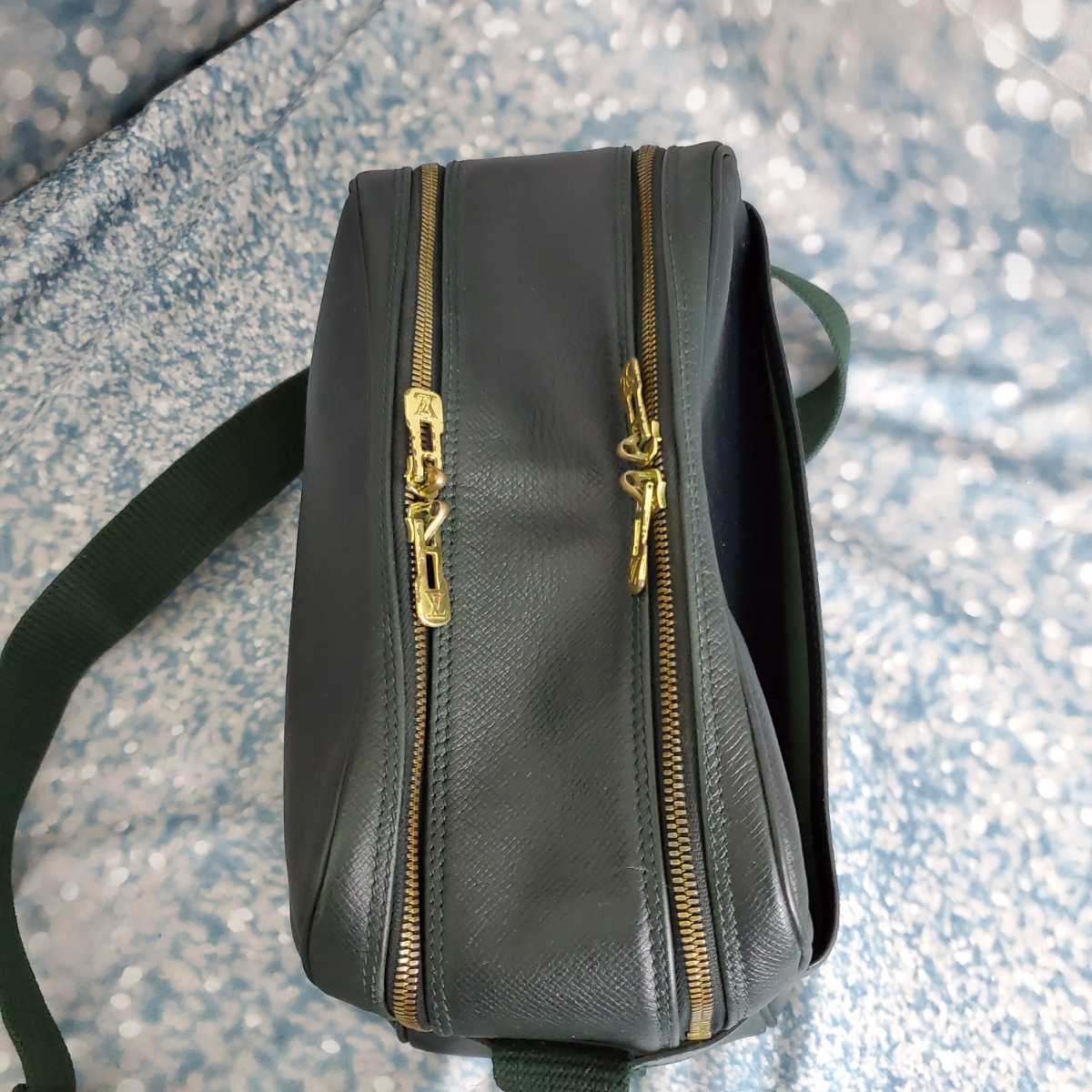 1円 ☆極美品☆ 【A472】 ルイヴィトン タイガ リポーター ショルダー