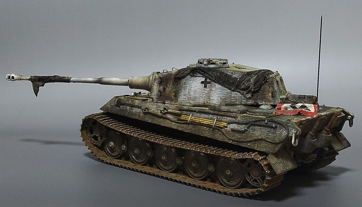 ドイツ・重戦車キングタイガー1/35ティーガーII ドイツ・重戦車キングタイガー1/35ティーガーII