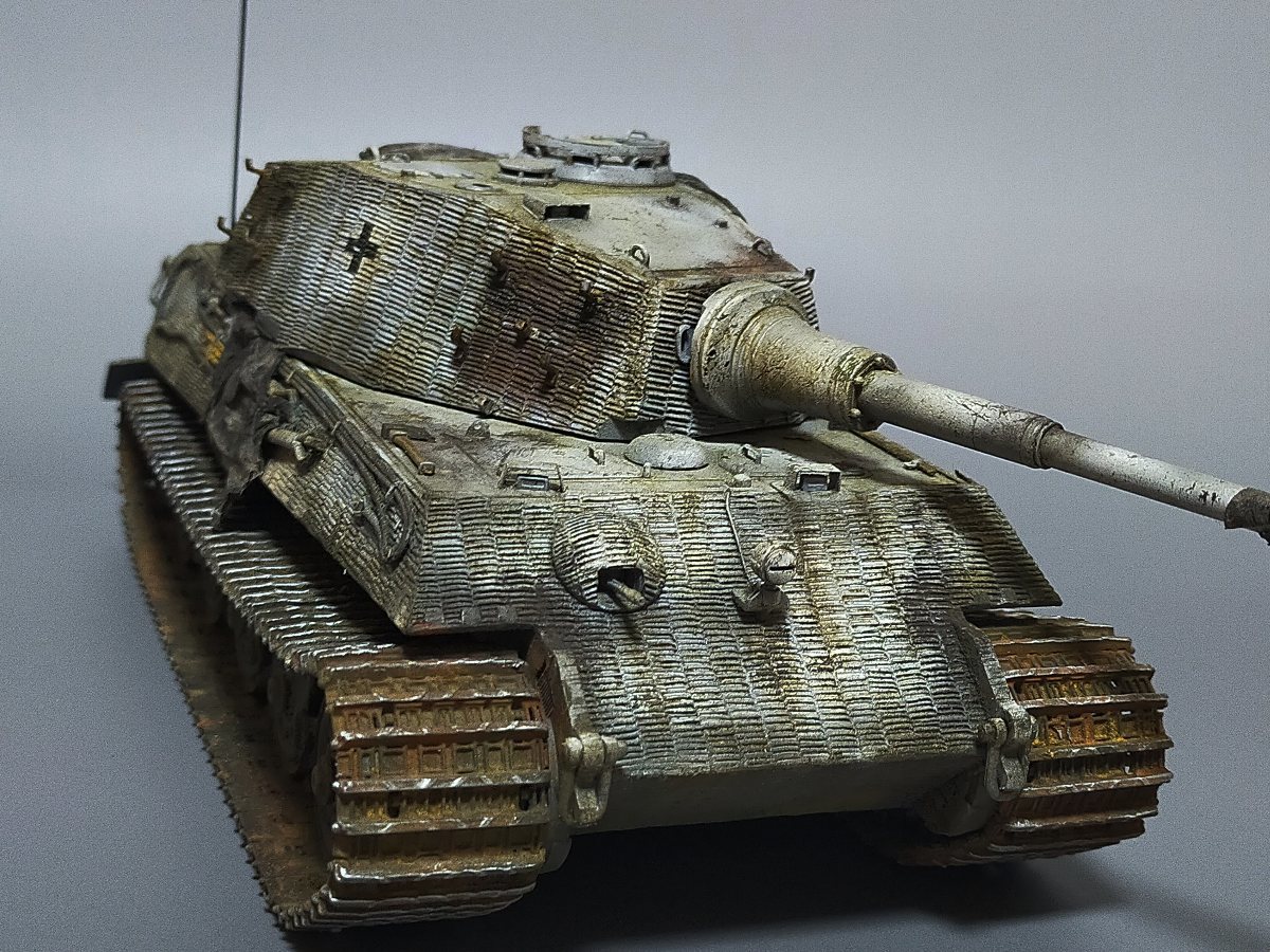 ドイツ・重戦車キングタイガー1/35ティーガーII ドイツ・重戦車キングタイガー1/35ティーガーII