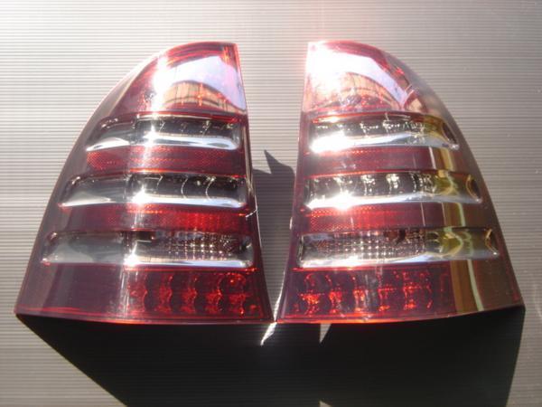 メルセデス　ベンツ　スモークレンズ　LED　テールランプ　ライト　レッド/スモーク　Cクラス　ワゴン　W203　前期　C32　C320　C240　C200_画像1
