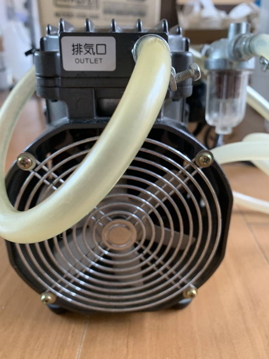 歯科技工 コンプレッサー (セラフュージョンに使用してました