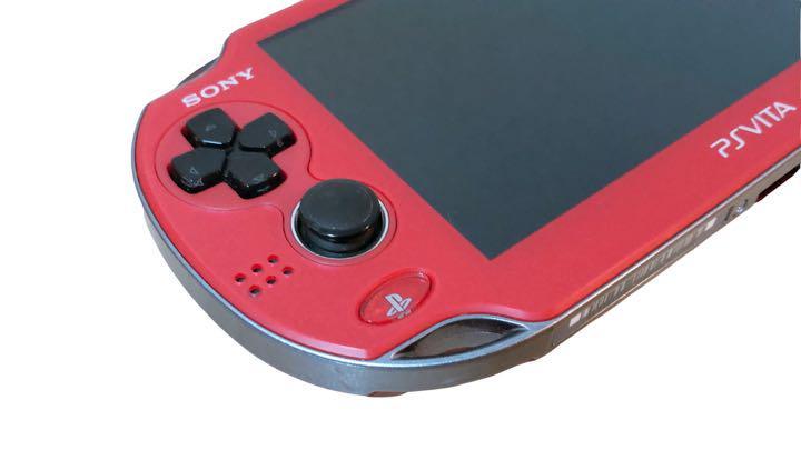 極美品 動作確認済み PSVITA PlayStation Vita ヴィータ 本体 PCH-1000 コズミック レッド 赤 純正 ACアダプター 充電器付き