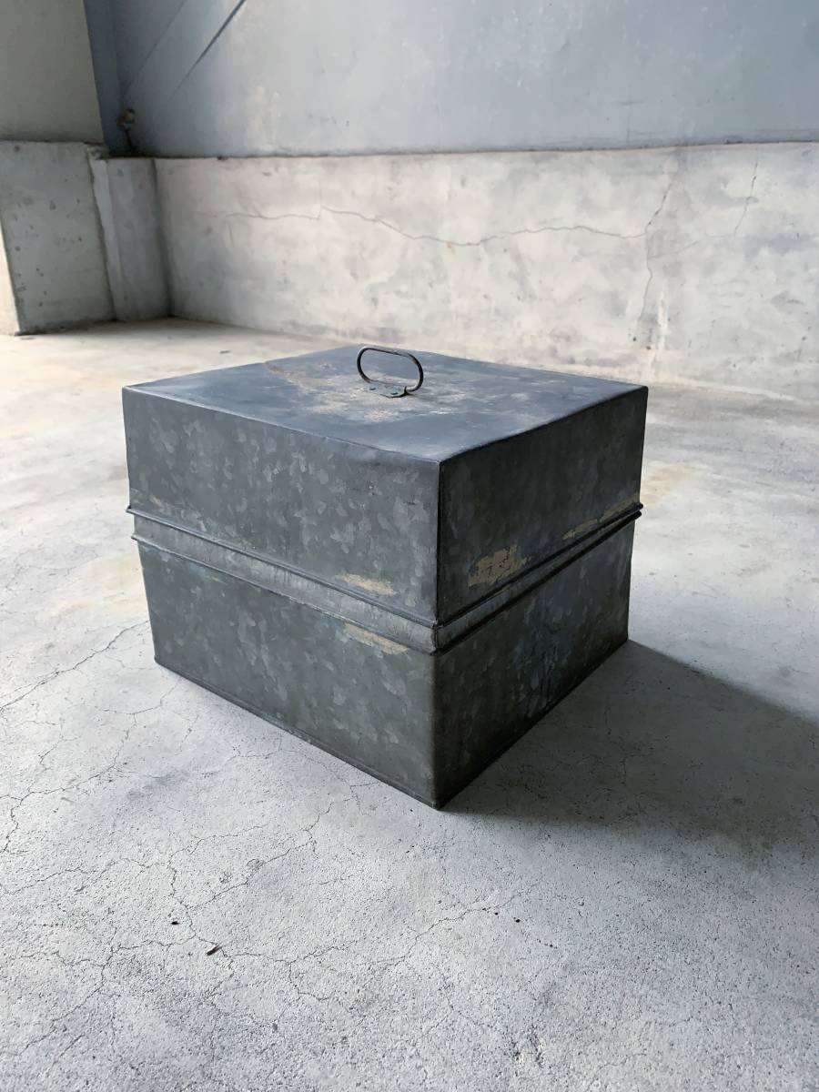 ブリキ 容れ物 収納 古道具 シャビー ブロカント ブリキ缶 小物入れ 収納ケース 衣装ケース アンティーク 当時物 昭和レトロ(雑貨)|売買されたオークション情報、yahooの商品情報をアーカイブ公開 - オークファン(aucfan.com) ブリキ 容れ物 収納 古道具 シャビー ブロカント ブリキ缶 小物入れ 収納ケース 衣装ケース アンティーク 当時物 昭和レトロ(雑貨)|売買されたオークション情報、yahooの商品情報をアーカイブ公開 - オークファン(aucfan.com)