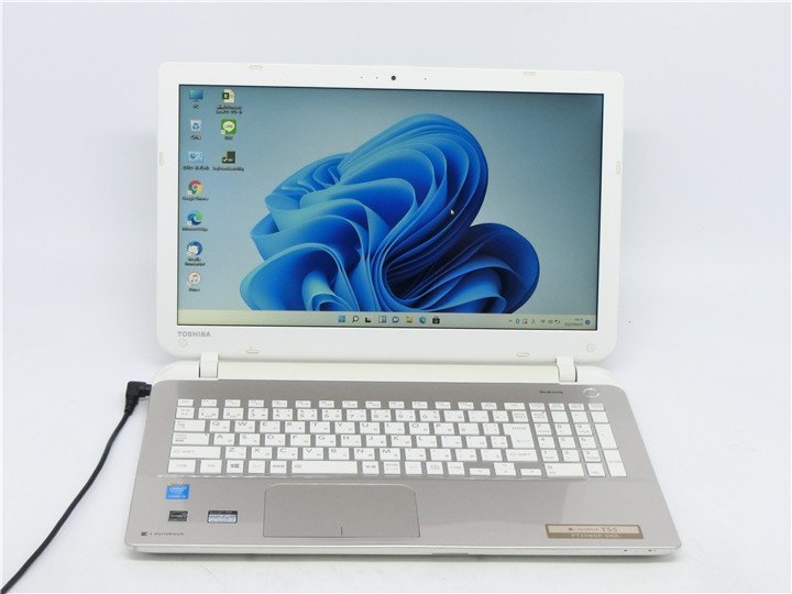 愛用 最新Win11Pro/カメラ内蔵/中古/15.6型/ノートPC/新品SSD256/8GB/4