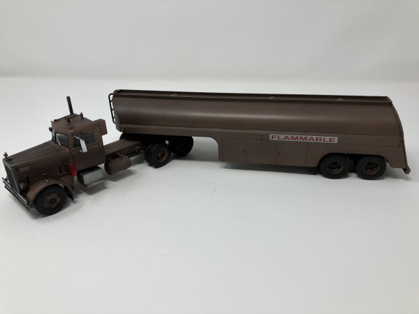 新品・送料無料】 Altaya 1/43 Peterbilt 281(1957) ピータービルト