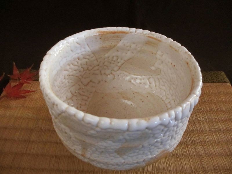 茶碗 梅花皮 白志野 茶碗(共箱) 康元窯 佐藤公一郎 SK-012 茶碗 梅花皮 白志野 茶碗(共箱) 康元窯 佐藤公一郎 SK-012